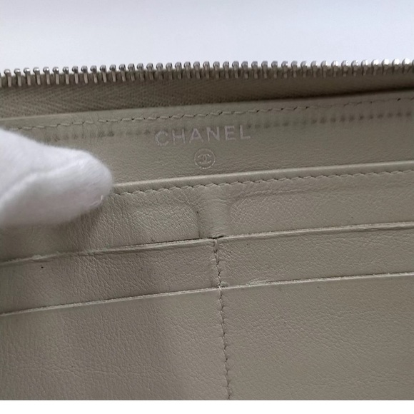 💝 Auth Chanel Long Wallet Gold Enamel in excellent condition 💝 - Picture 4 of 8